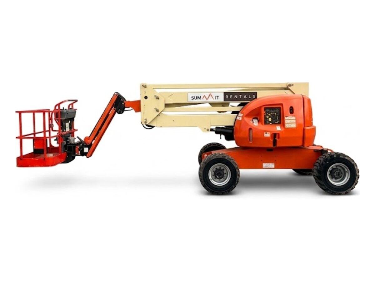 Side view of the Summit Rentals JLG 450AJ with the boom lowered, the shortest stowed boom on our Phoenix yard at 21 ft 7 in