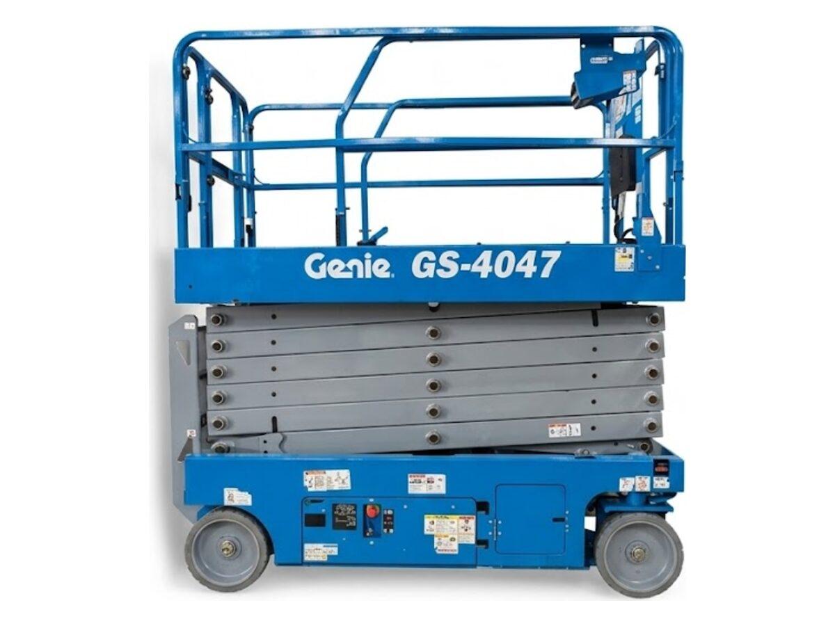 Side view of the Genie GS-4047 40 ft scissor lift, the tallest electric scissor lift Summit Rentals delivers across Phoenix, AZ
