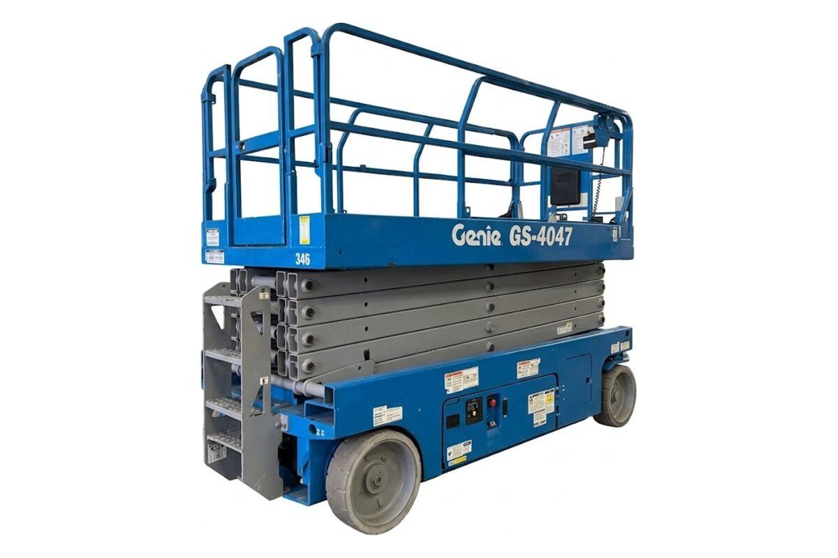 Genie GS-4047 40 ft electric scissor lift for rent in Phoenix, AZ, with the platform lowered and the entry ladder in view
