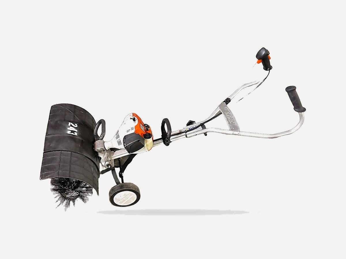 The Yard Boss powerhead, throttle and support wheels