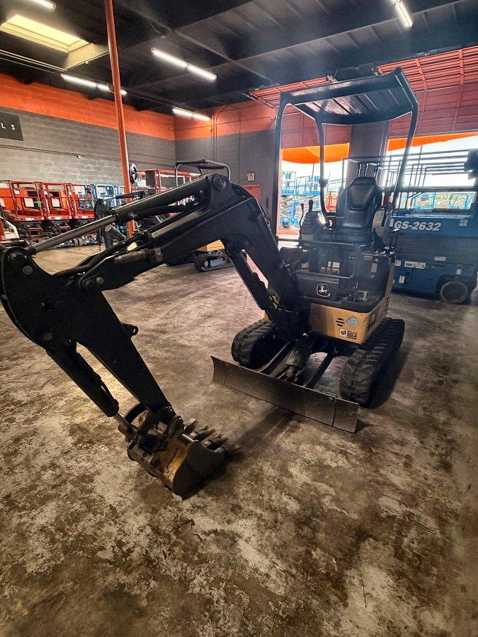 2021 John Deere 17G 4,000 lb mini excavator for sale in Phoenix, AZ, photo 2