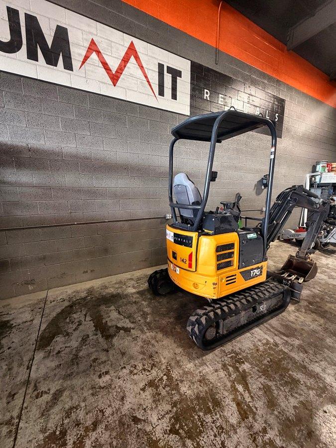 2021 John Deere 17G 4,000 lb mini excavator for sale in Phoenix, AZ, photo 3