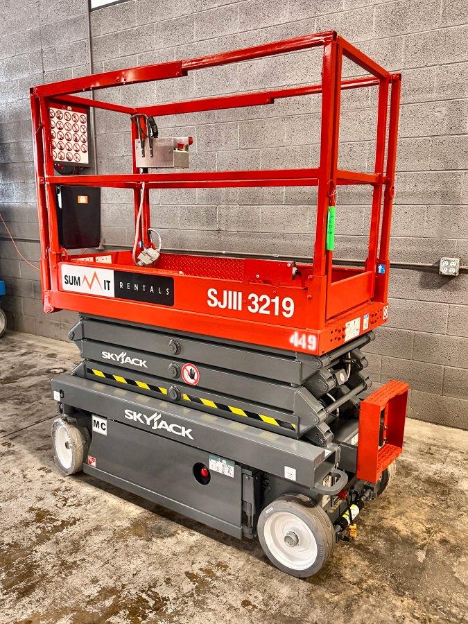 2018 Skyjack SJIII 3219 19 ft electric scissor lift for sale in Phoenix, AZ, photo 3
