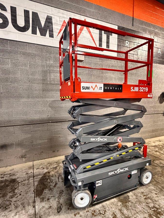 2018 Skyjack SJIII 3219 19 ft electric scissor lift for sale in Phoenix, AZ, photo 5