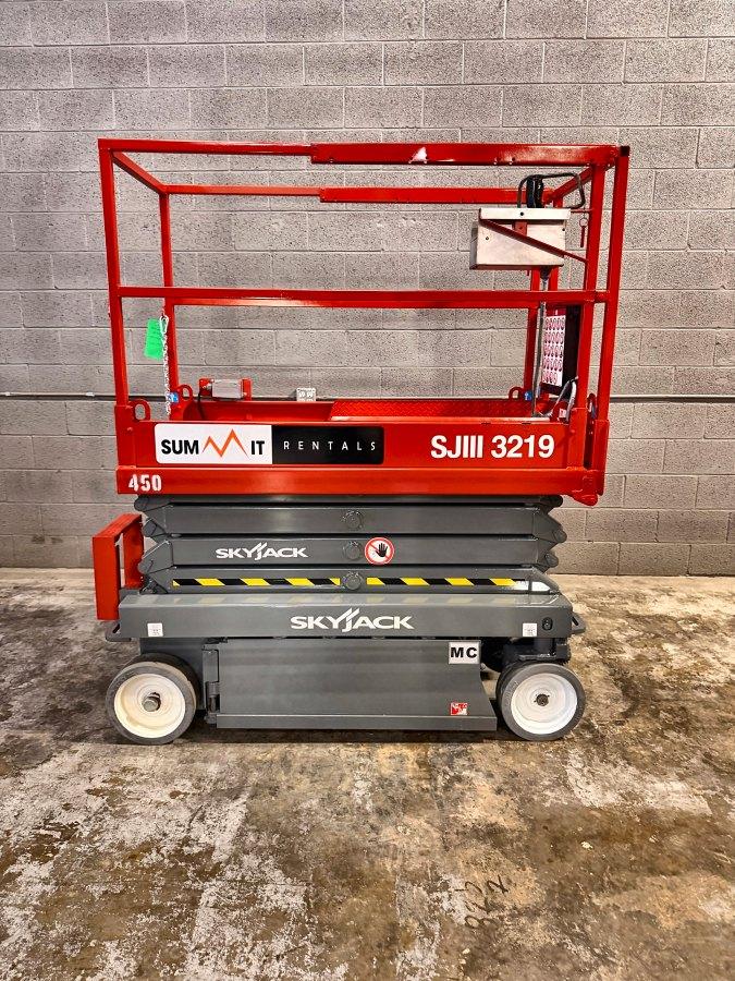 2018 Skyjack SJIII 3219 19 ft electric scissor lift for sale in Phoenix, AZ, photo 3