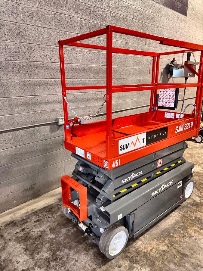 2018 Skyjack SJIII 3219 19 ft electric scissor lift for sale in Phoenix, AZ, photo 3