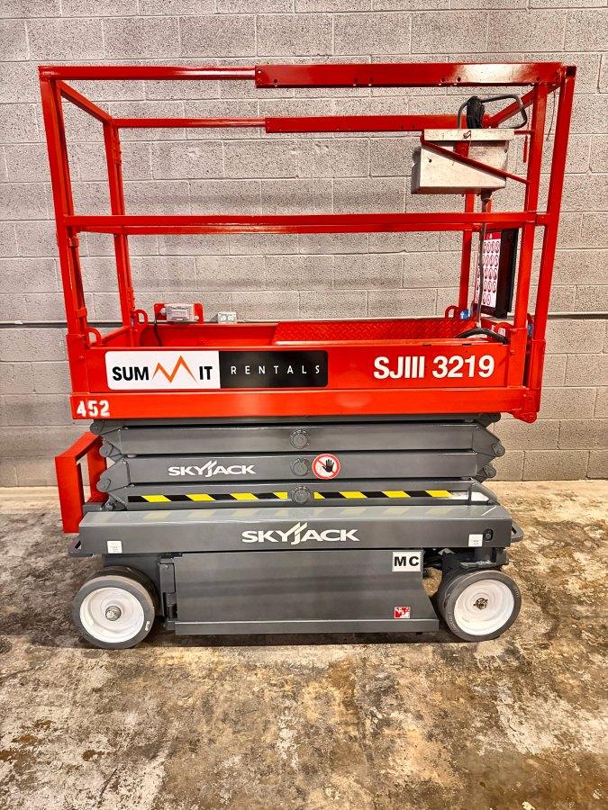 2018 Skyjack SJIII 3219 19 ft electric scissor lift for sale in Phoenix, AZ, photo 6