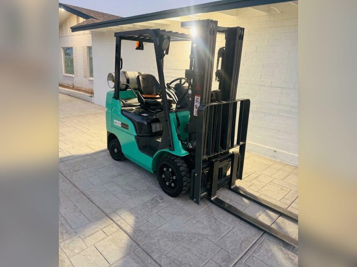 5,000 lb propane forklift rental delivered by Summit Rentals to a residential job site in Glendale, AZ
